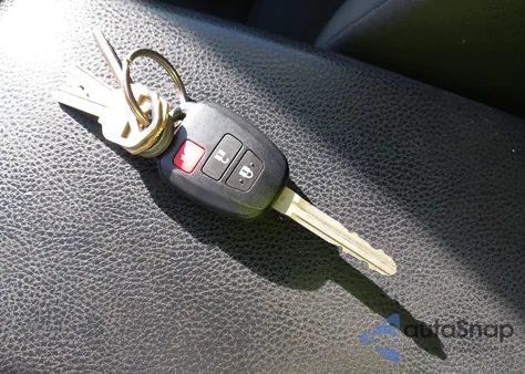 2017 Toyota Rav4 Le z USA, uszkodzony, nr VIN JTMZFREV9HJ120142